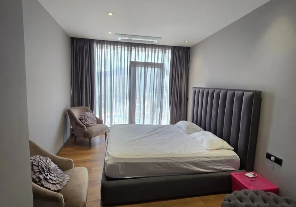 Durres, jepet me qera apartament 3+1 Kati 8, 150 m² 1.500 € (Rruga kosovarve)