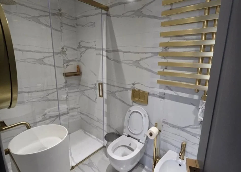 Durres, jepet me qera apartament 3+1 Kati 8, 150 m² 1.500 € (Rruga kosovarve)