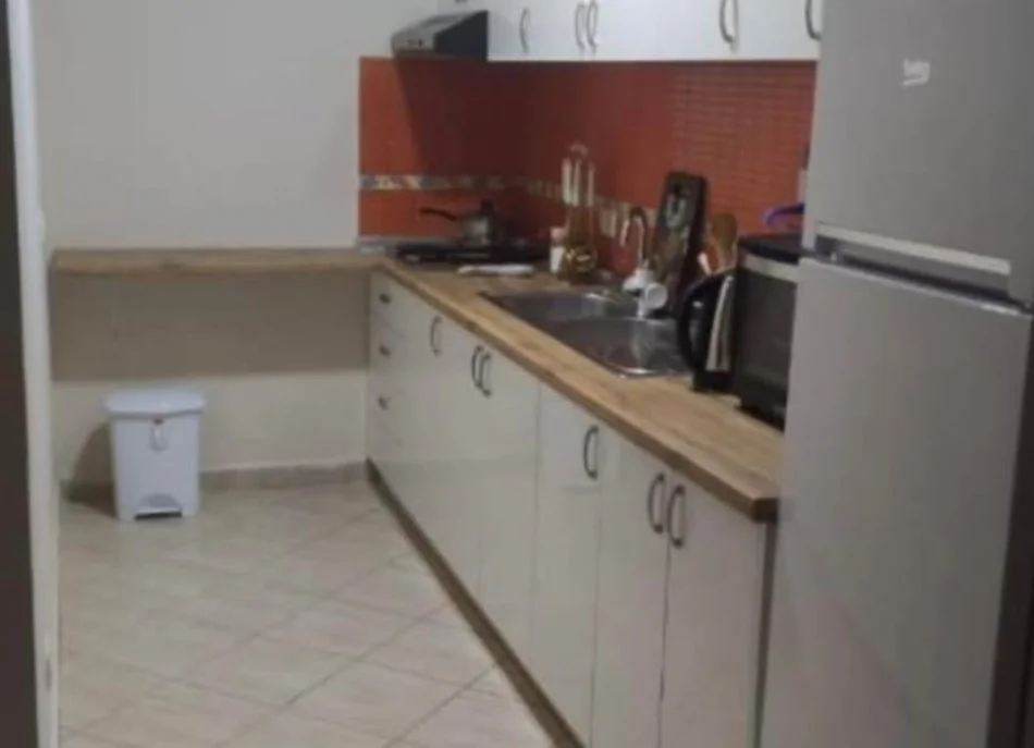 Tirane, jepet me qera apartament 1+1 Kati 3, 60 m² 550 € (Selvia)