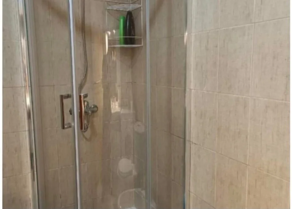 Tirane, jepet me qera apartament 1+1 Kati 3, 60 m² 550 € (Selvia)