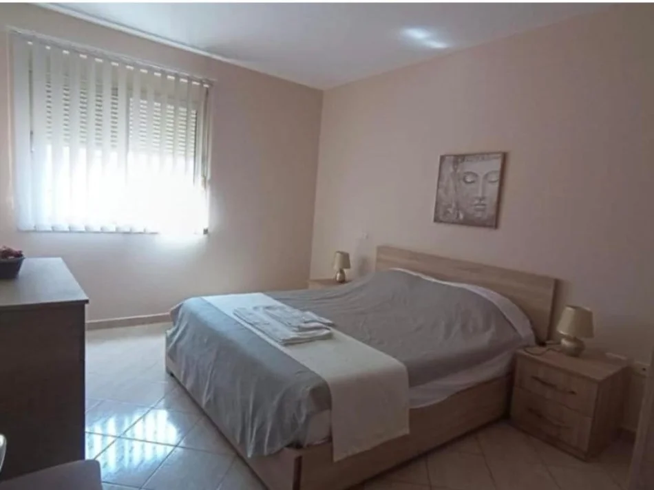 Tirane, jepet me qera apartament 1+1 Kati 3, 60 m² 550 € (Selvia)