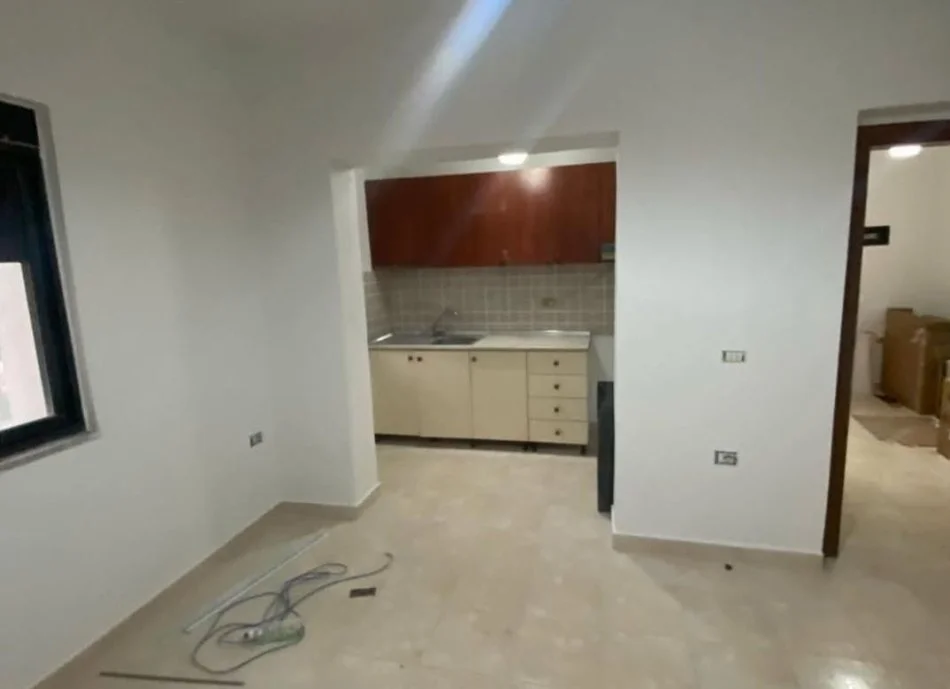 Tirane, shitet 1+1 Kati 4, 56 m² 103.000 € (Brryli)