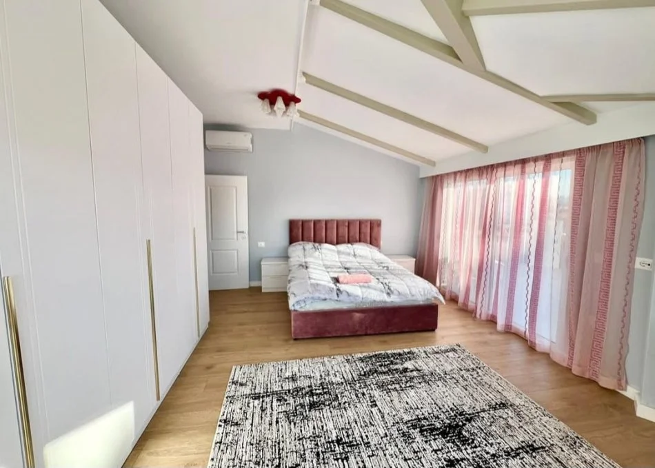 Tirane, jepet me qera apartament 2+1 Kati 9, 125 m² 850 € (Shkolla baletit)