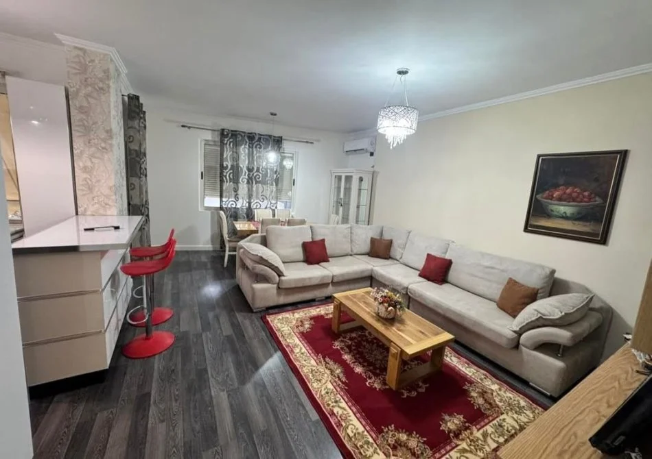 Tirane, shitet apartament 3+1 Kati 2, 125 m² 120.000 € (Fresk)