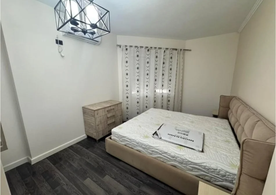 Tirane, shitet apartament 3+1 Kati 2, 125 m² 120.000 € (Fresk)