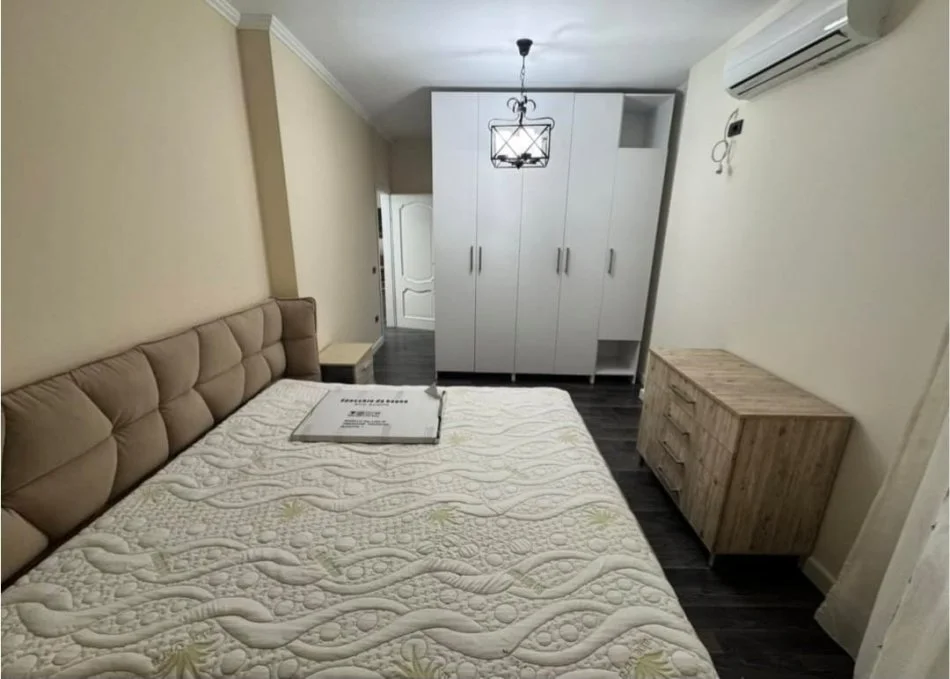 Tirane, shitet apartament 3+1 Kati 2, 125 m² 120.000 € (Fresk)