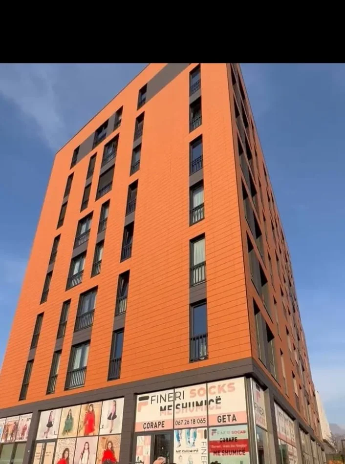 Tirane, jepet me qera zyre Kati 2, 103 m² 1.200 € (Tregu dinamo)