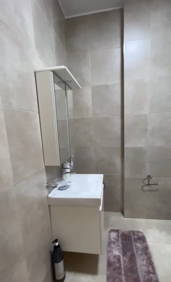 Tirane, jepet me qera apartament 2+1 Kati 3, 103 m² 850 € (Siri kodra)