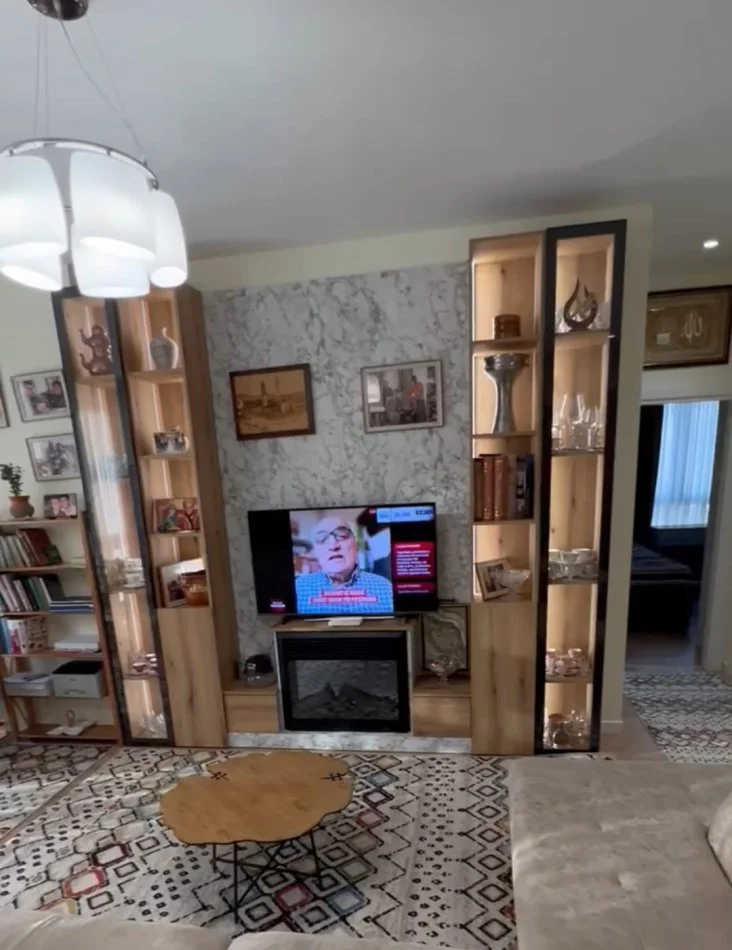 Tirane, jepet me qera apartament 2+1 Kati 3, 103 m² 850 € (Siri kodra)