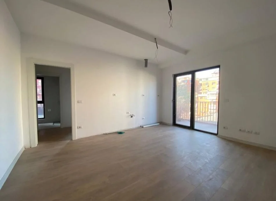 Tirane, shitet apartament 2+1 , 117 m² 275.000 € (Rruga kavajes)