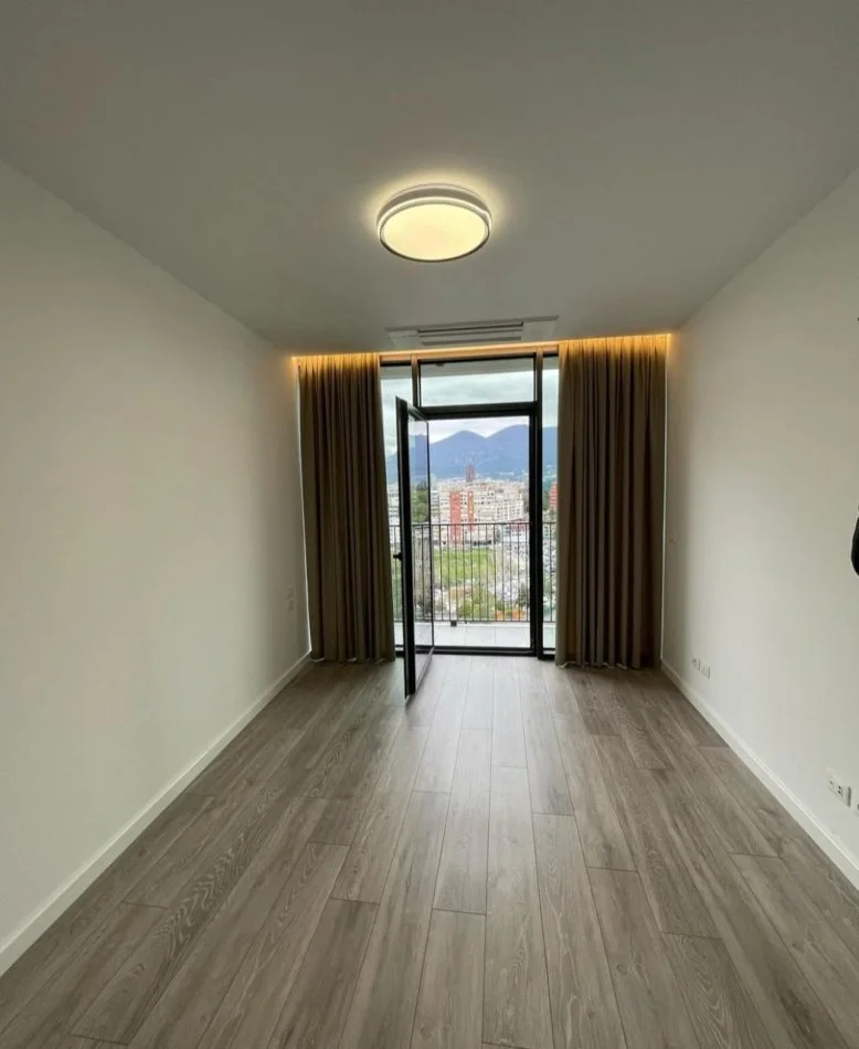 Tirane, jepet me qera apartament 2+1+Ballkon Kati 9, 124 m² 1.300 € (Lake vew)