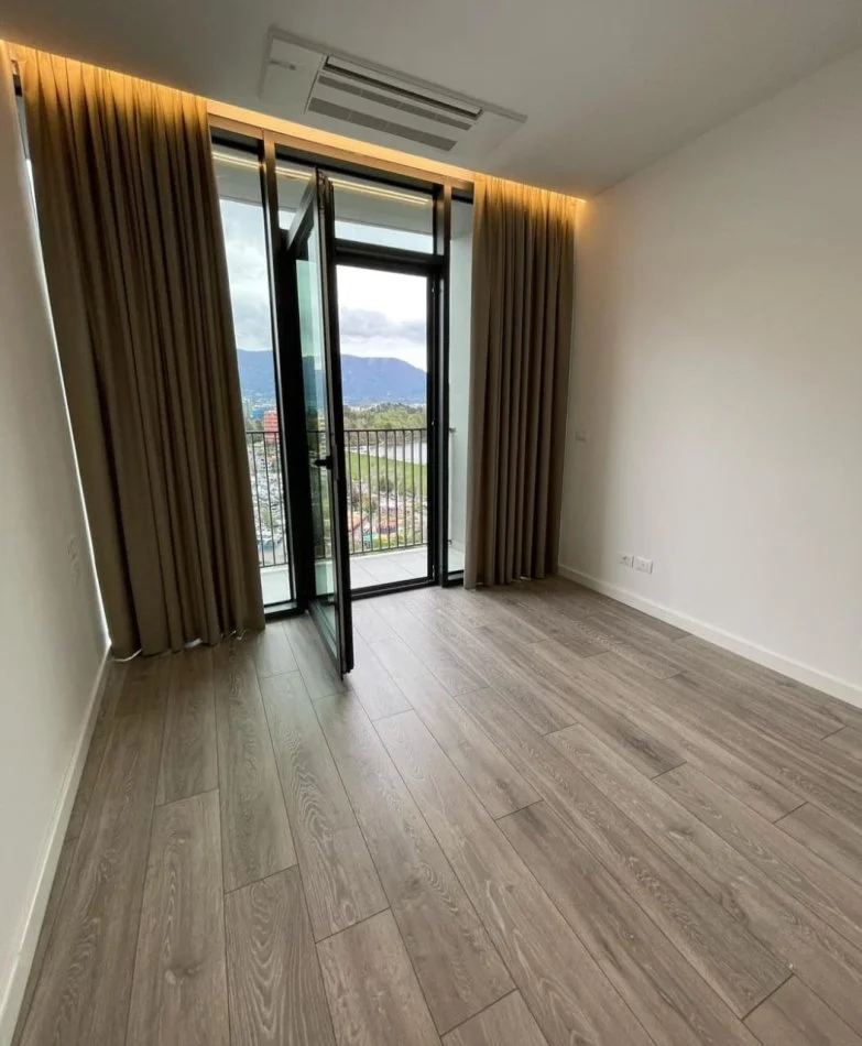 Tirane, jepet me qera apartament 2+1+Ballkon Kati 9, 124 m² 1.300 € (Lake vew)
