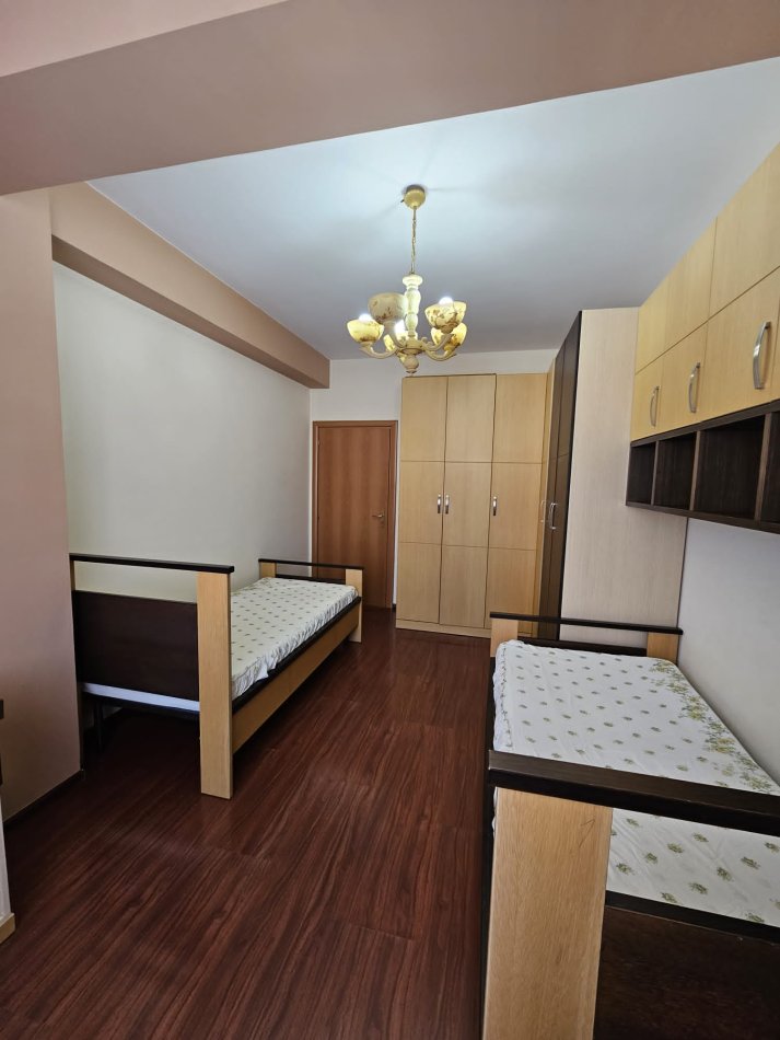 Tirane, jepet me qera apartament 2+1 Kati 3, 60 m² 450 € (Eduart mano)