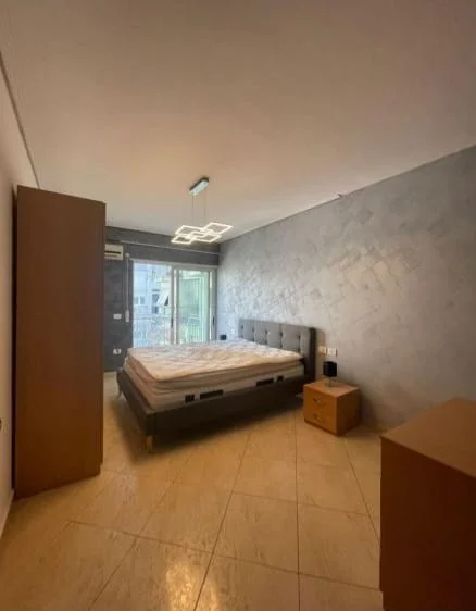 Tirane, shitet apartament Kati 4, 98 m² 190.000 € (Rruga kavajes)