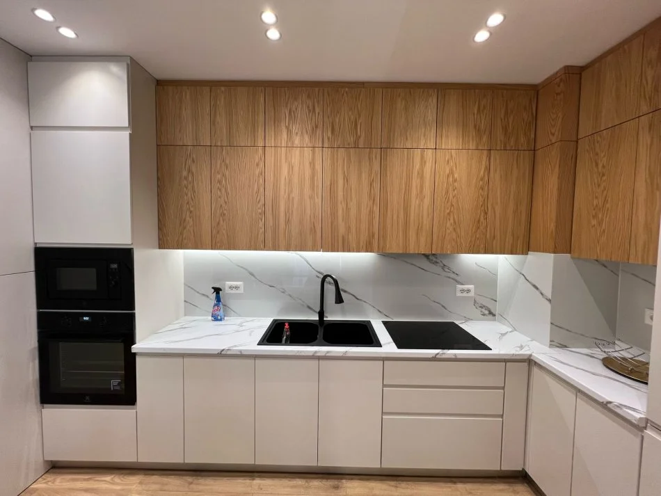 Tirane, shitet apartament 2+1+Ballkon Kati 3, 89 m² 200.000 € (Rruga e kavajes, delijorgji)