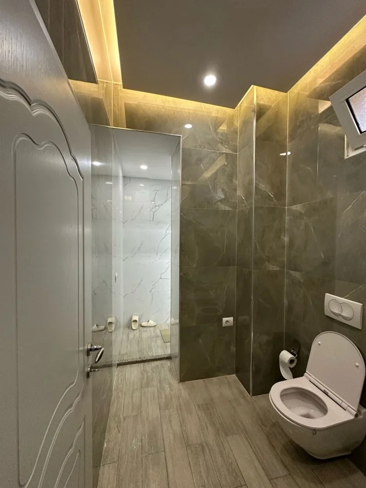 Tirane, jepet me qera apartament 2+1+Ballkon Kati 3, 150 m² 550 € (Don bosko)