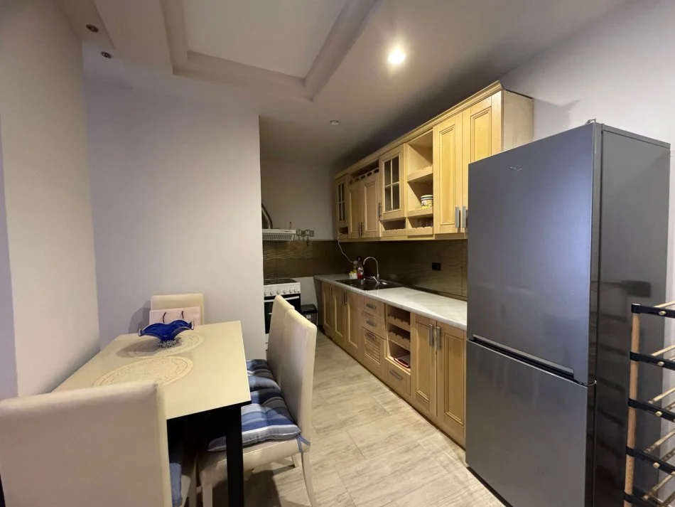 Durres, jepet me qera apartament 1+1+Ballkon Kati 5, 70 m² 550 € (Sheshi willson)