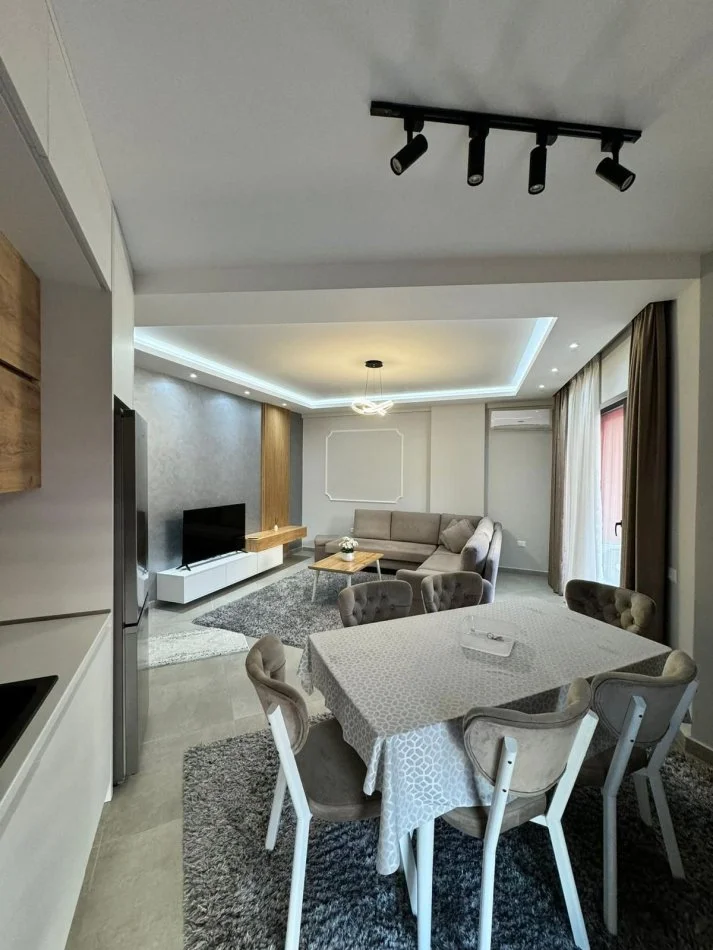 Tirane, jepet me qera apartament 2+1+Ballkon Kati 6, 98 m² 750 € (Rruga Dibres)