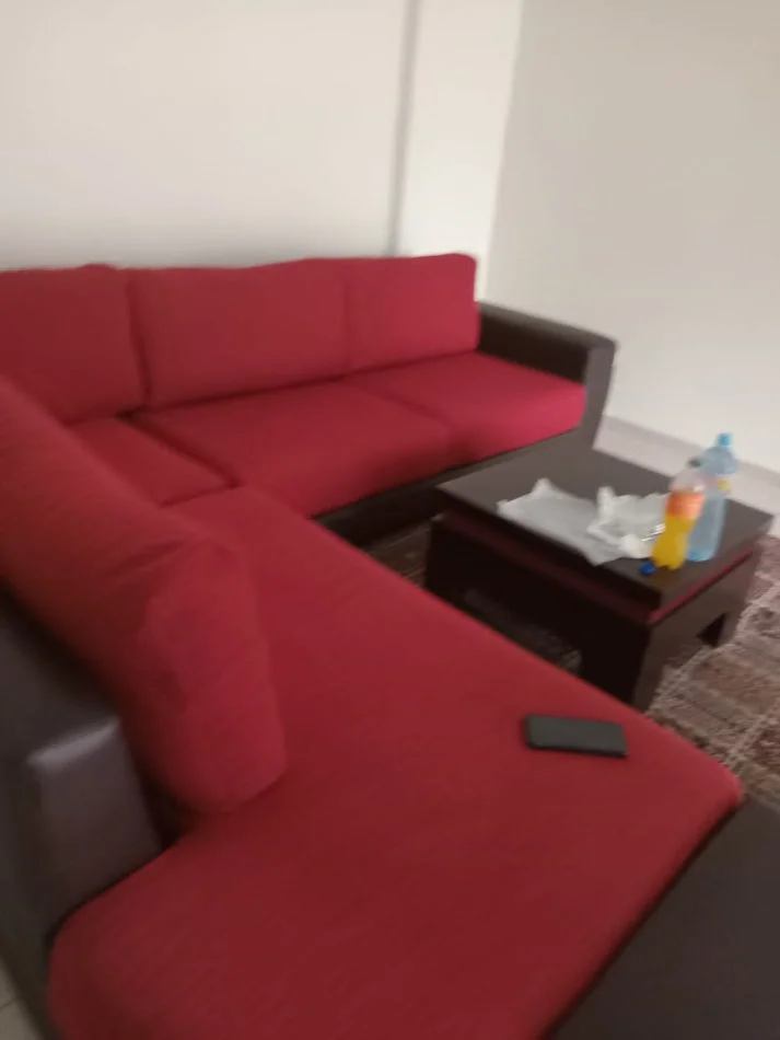 Tirane, jap me qera apartament 2+1+Ballkon Kati 3, 110 m² 550 € (Rruga e Kavajes)