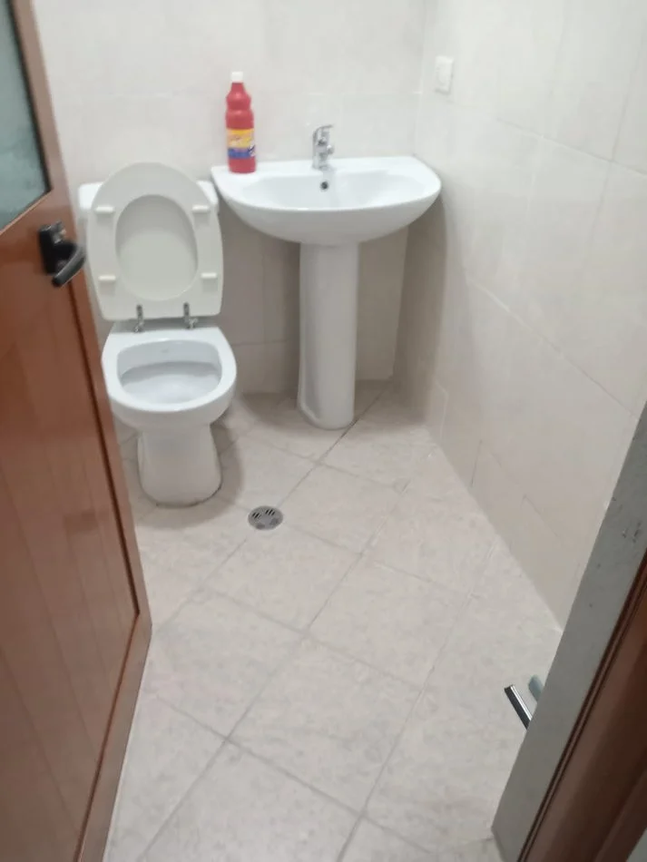 Tirane, jap me qera apartament 2+1+Ballkon Kati 3, 110 m² 550 € (Rruga e Kavajes)