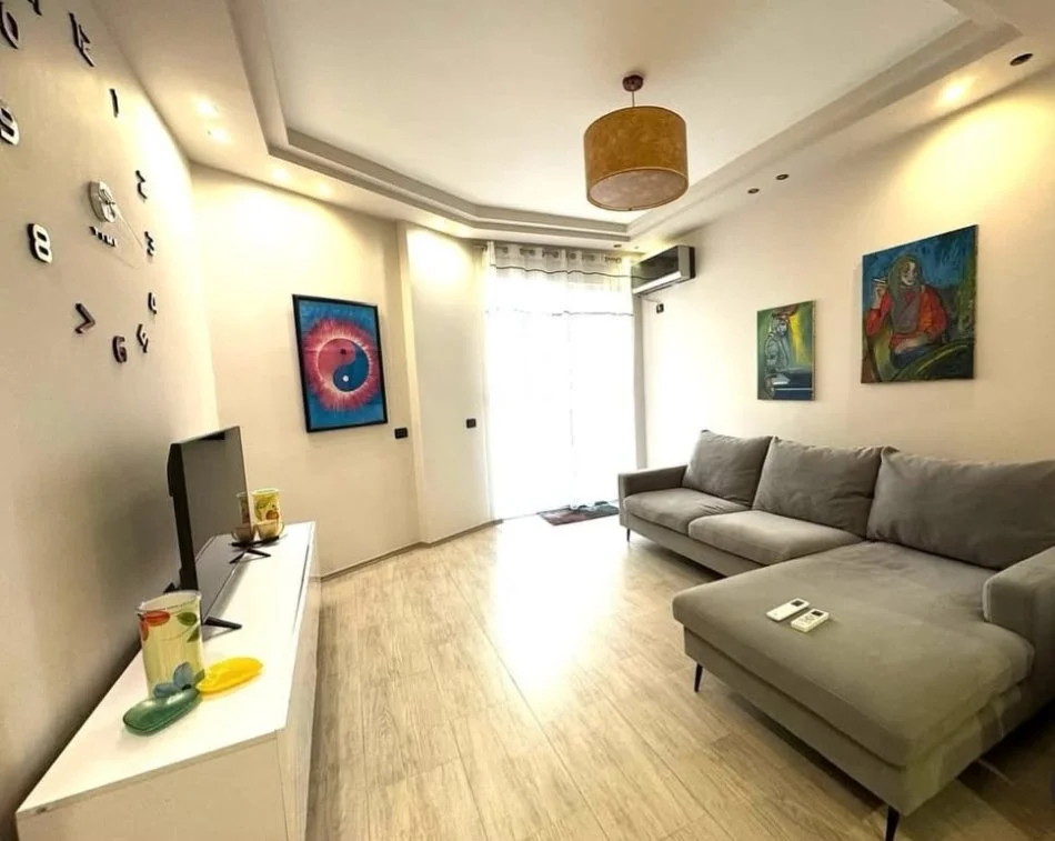 Tirane, jepet me qera apartament 1+1 Kati 5, 70 m² 550 € (Sheshi wilson)