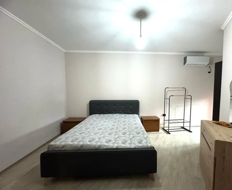 Tirane, jepet me qera apartament 1+1 Kati 5, 70 m² 550 € (Sheshi wilson)