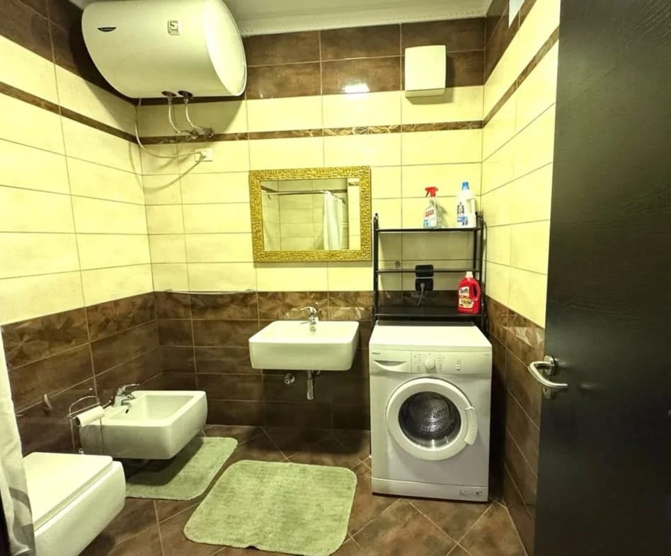 Tirane, jepet me qera apartament 1+1 Kati 5, 70 m² 550 € (Sheshi wilson)