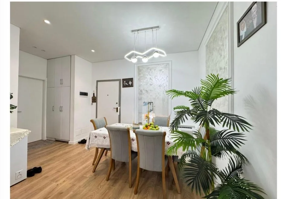 Durres, jepet me qera apartament 1+1+Ballkon Kati 3, 70 m² 600 € (Ish fusha Aviacionit)