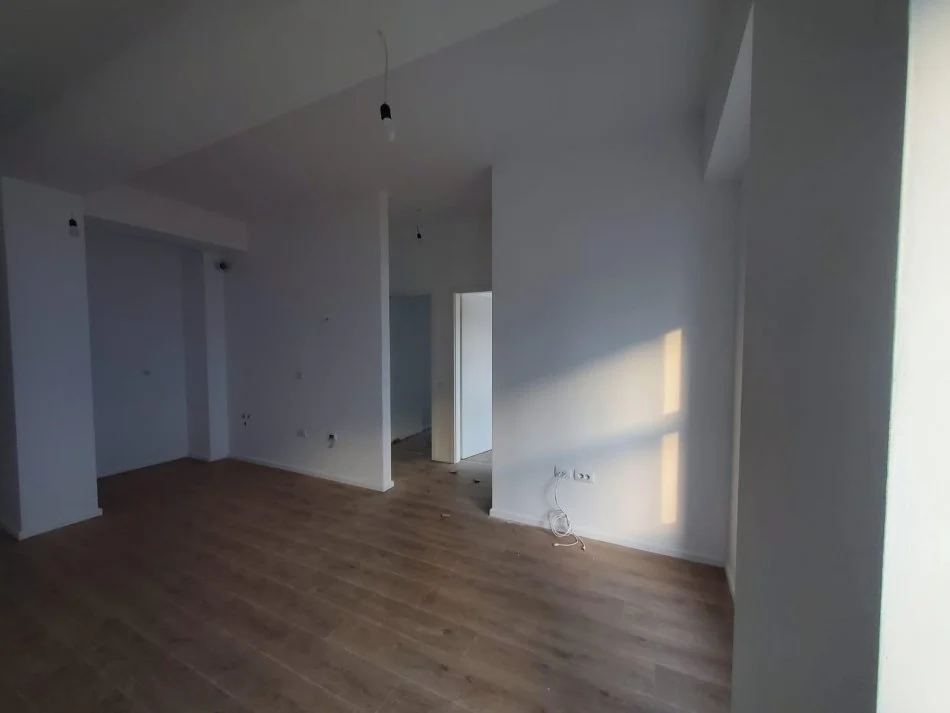 Tirane, shitet apartament 2+1+Aneks+Ballkon Kati 3, 74 m² 125.800 € (Rezidenca kaimi)