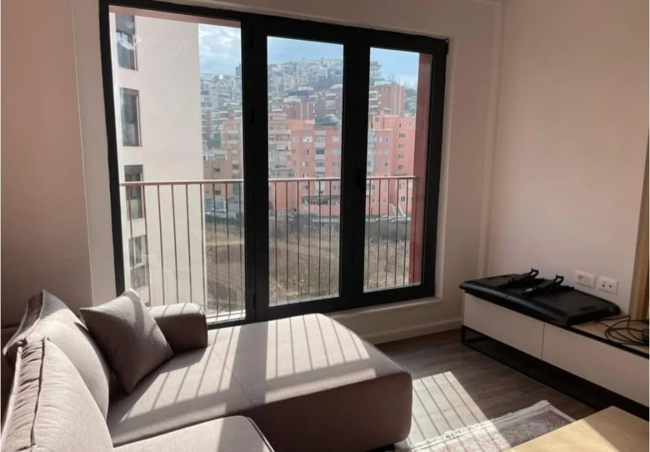 Tirane, jepet me qera apartament 1+1+Ballkon Kati 3, 70 m² 650 € (Kodra e diellit)