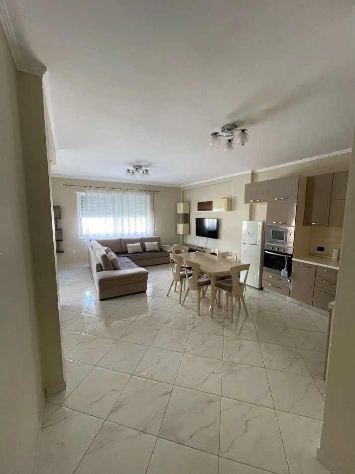 Tirane, jepet me qera apartament 2+1 Kati 3, 97 m² 450 € (fresku)