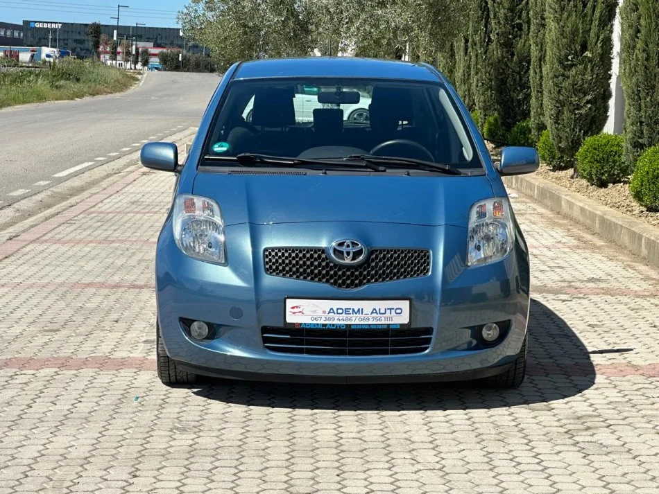 Durres, shes makine TOYOTA yaris Nafte, blu manuale 4.300 €
