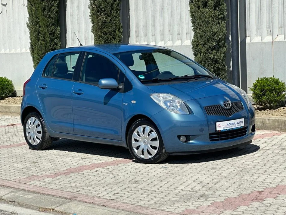 Durres, shes makine TOYOTA yaris Nafte, blu manuale 4.300 €