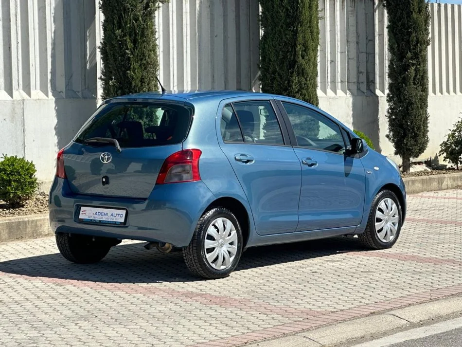 Durres, shes makine TOYOTA yaris Nafte, blu manuale 4.300 €