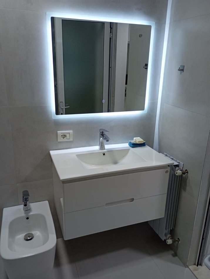 Tirane, jepet me qera apartament 2+1+Aneks+Ballkon Kati 1, 100 m² 600 € (Kompleksi Kika 1)