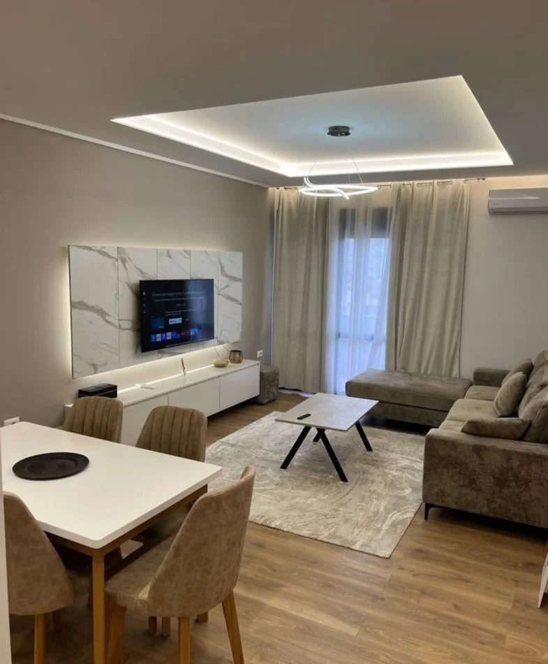 Tirane, jepet me qera 2+1 Kati 3, 85 m² 800 € (Rruga kavajes)