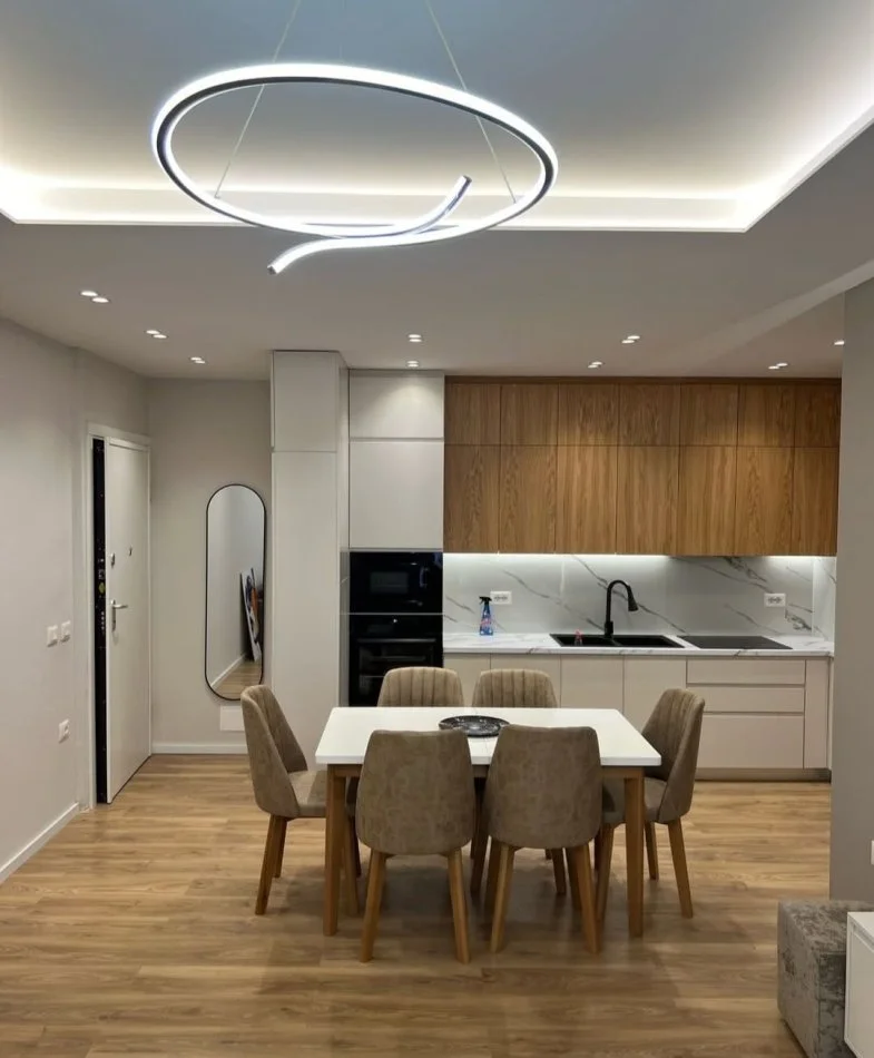 Tirane, jepet me qera 2+1 Kati 3, 85 m² 800 € (Rruga kavajes)