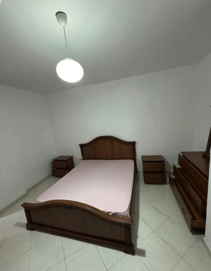 Tirane, jap me qera apartament 1+1 Kati 5, 75 m² 500 € (Rruga elbasanit)