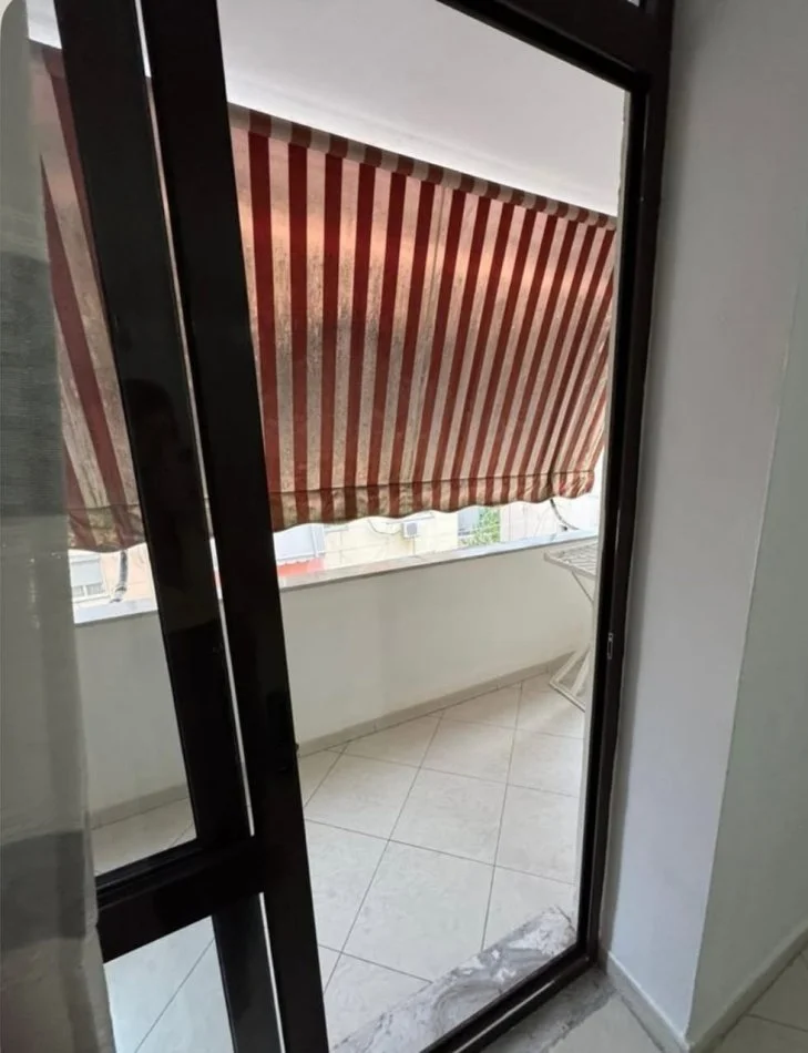 Tirane, jap me qera apartament 1+1 Kati 5, 75 m² 500 € (Rruga elbasanit)