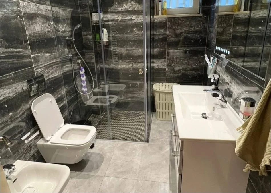 Tirane, jepet me qera apartament 1+1 Kati 1, 90 m² 800 € (Liqeni i thate)