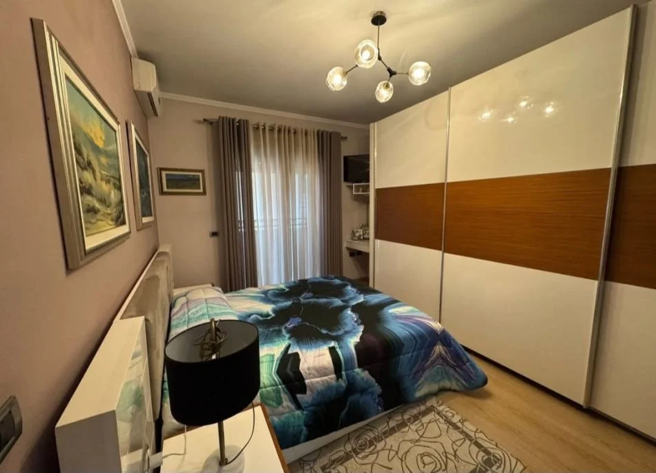 Tirane, shitet apartament 2+1 Kati 7, 114 m² 265.000 € (Rruga kavajes)