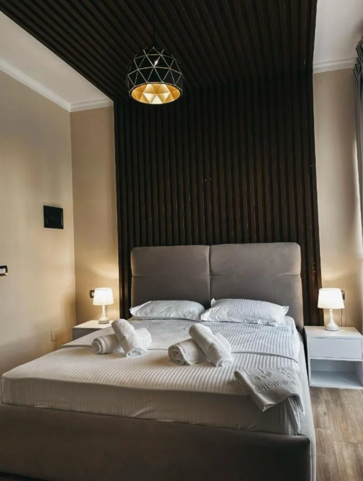 Tirane, jepet me qera hotel Kati 0, 331 m² 3.200 € (Kinostudio)