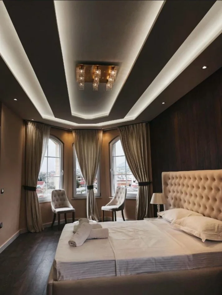 Tirane, jepet me qera hotel Kati 0, 331 m² 3.200 € (Kinostudio)
