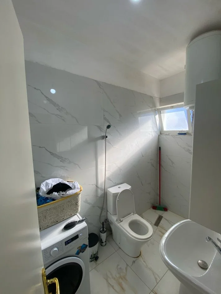 Tirane, jepet me qera Vile 1+1+Ballkon Kati 2, 300 € (Rruga Ejup Kastrati)