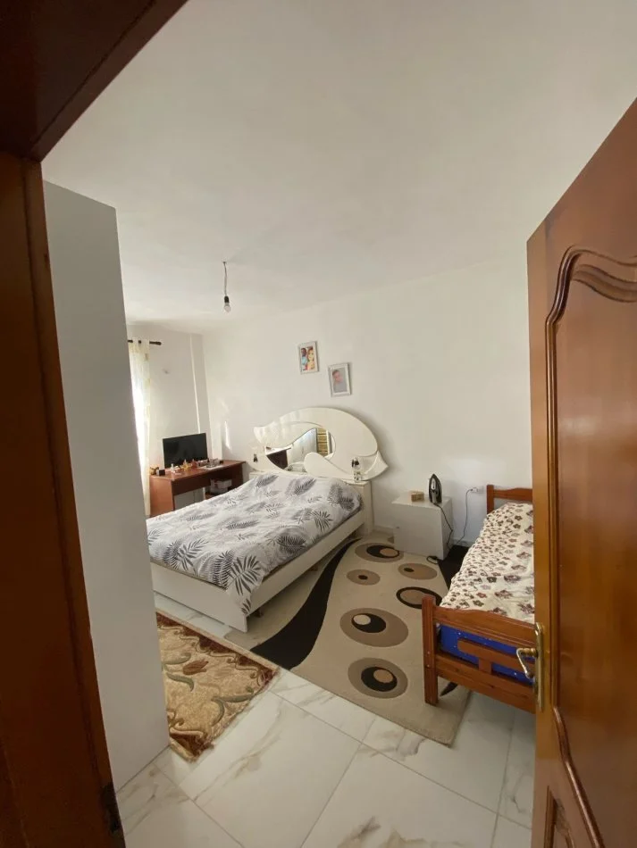 Tirane, jepet me qera Vile 1+1+Ballkon Kati 2, 300 € (Rruga Ejup Kastrati)