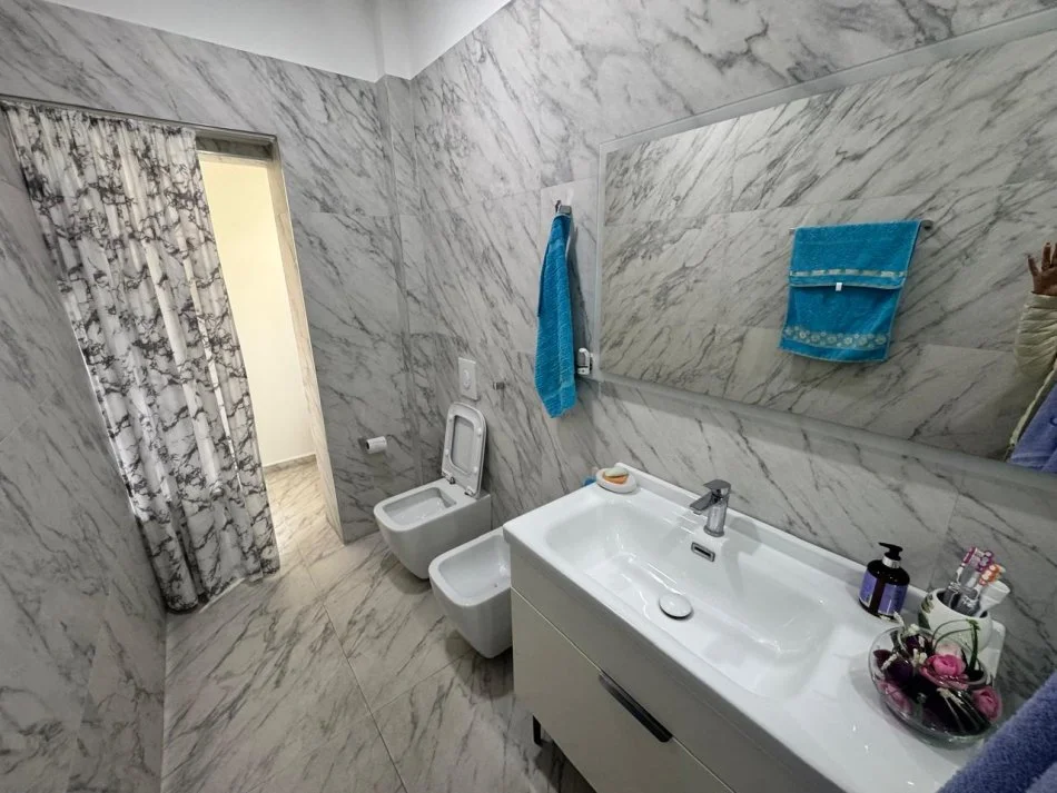 Tirane, jepet me qera apartament 2+1 Kati 5, 75 m² 600 € (Don bosko)