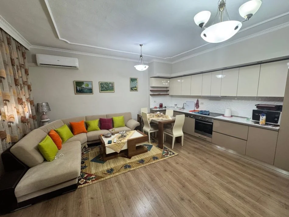 Tirane, jepet me qera apartament 2+1 Kati 5, 75 m² 600 € (Don bosko)