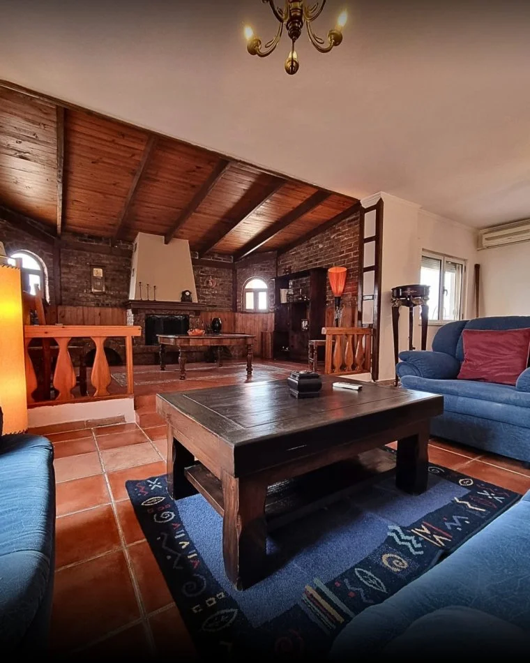 Tirane, jepet me qera apartament 3+1+Ballkon Kati 9, 250 m² 1.200 € (STADIUMI DINAMO)