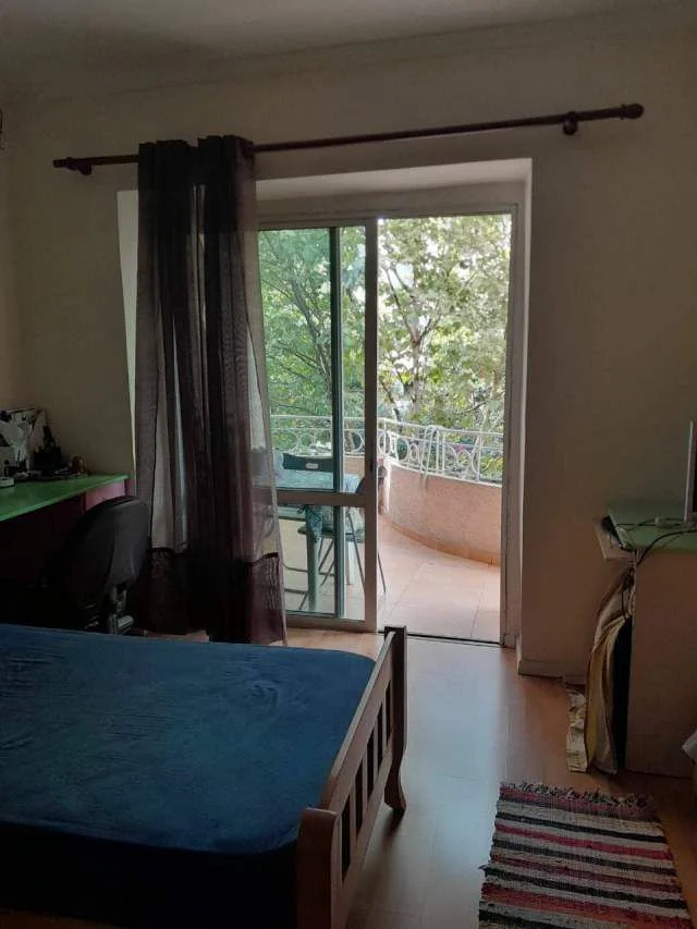 Tirane, jepet me qera apartament 2+1 , 80 m² 500 € (Hoxha tasim)