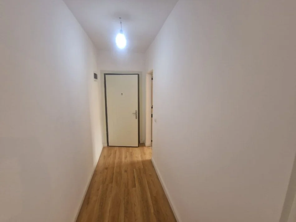 Tirane, shitet apartament 1+1 Kati 2, 52 m² 45.000 € (Yrshek)